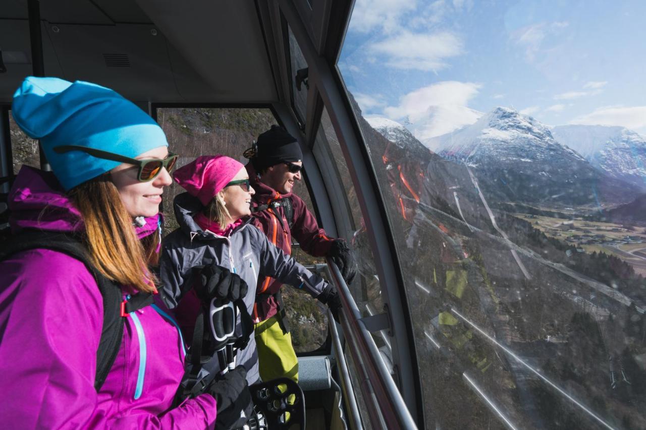 Visnes Hotel Stryn Zewnętrze zdjęcie
